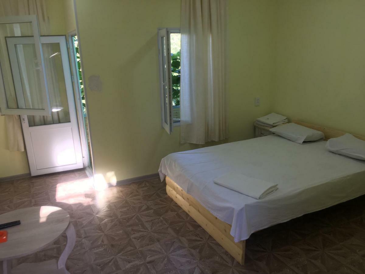 Hotel Texas Тбилиси Екстериор снимка